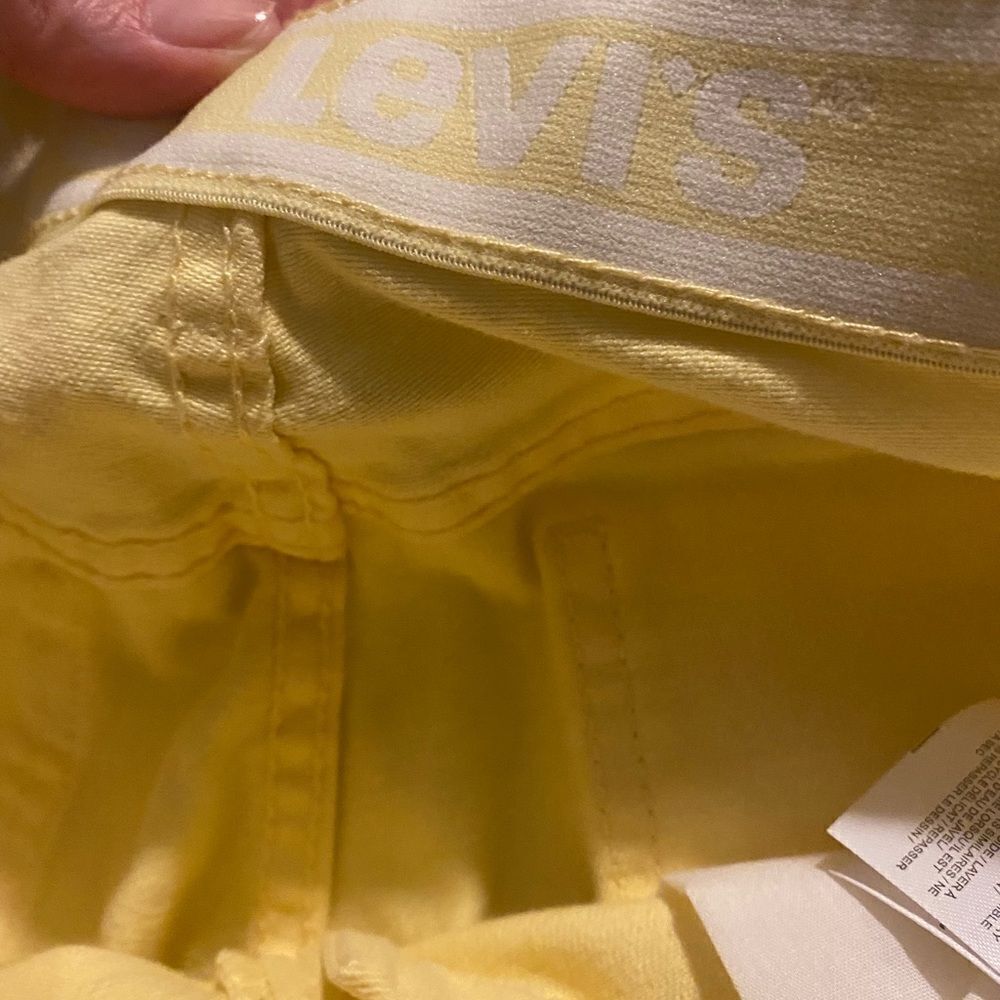Levi’s Girls Butter Yellow Denim Shorts Size 12 - Picture 3 of 3